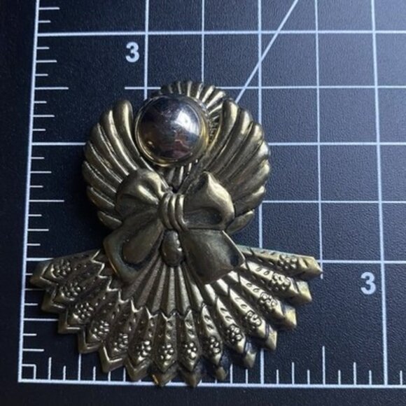 Vtg Brass Angel Brooch Halo Fan Bow Textured Wings 2.5" Patina Christmas Pin - Picture 8 of 8